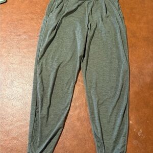 Vuori Halo Harem Jogger Pants - Women’s Size Medium